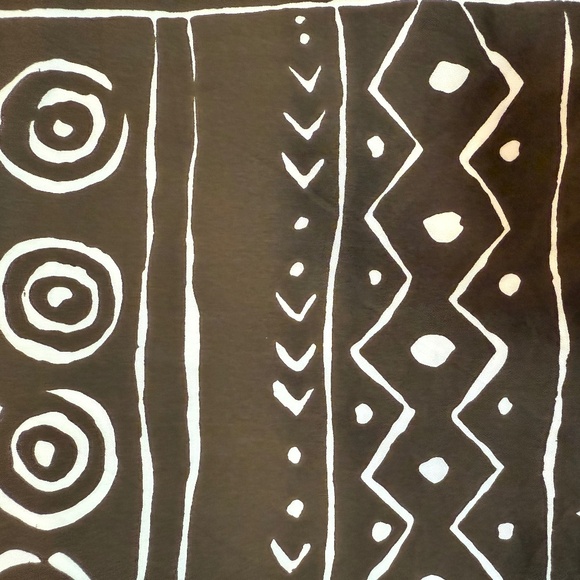 100% Silk Scarf with Tribal Design - Hand-Rolled Edges - Picture 8 of 9